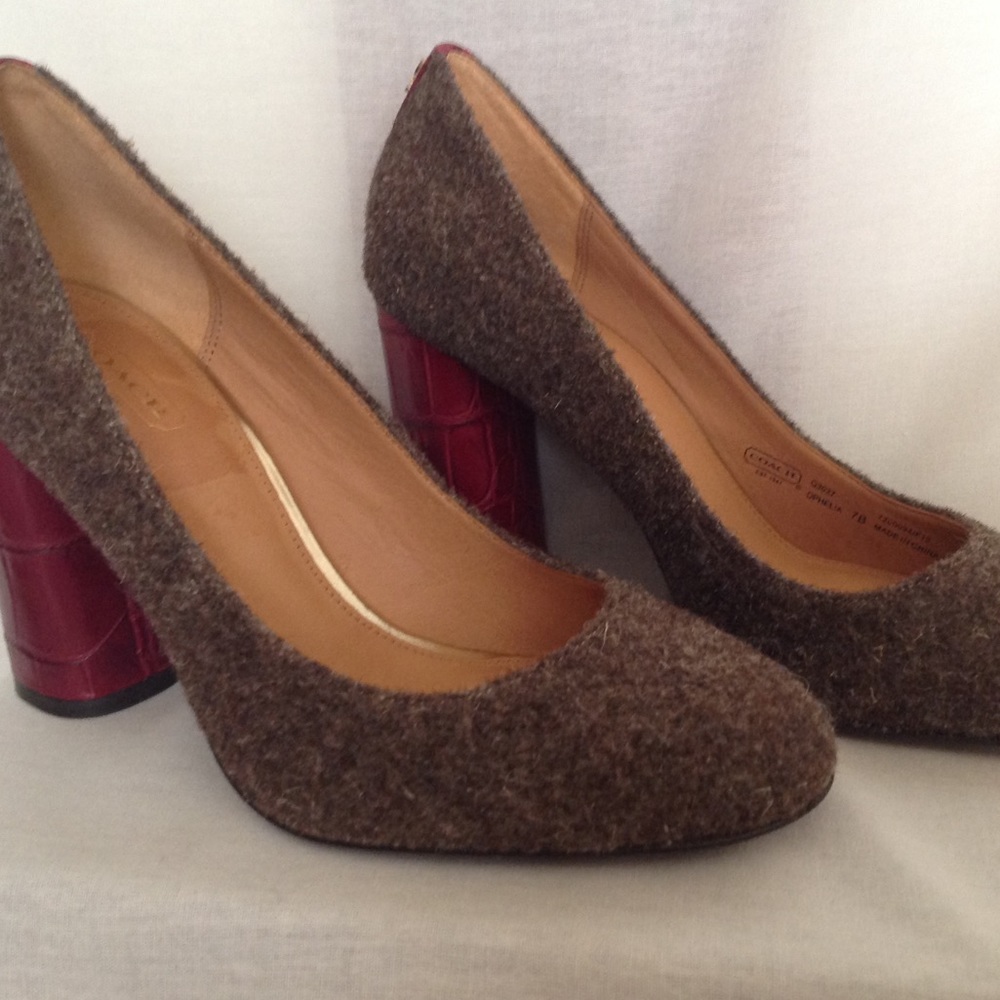 New Coach Sand/Bordeaux Felt Croc. Pump Heel